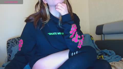 AliceWoolfy online show from 10.15.25