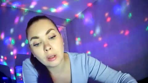 Snapshot of alicexfresh chatting on 11.30.25 AlicexFresh online show from 11.30.25