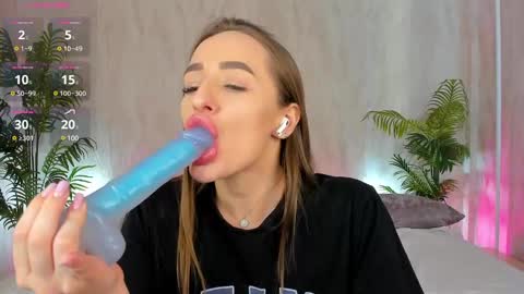 Mia online show from 02.21.25