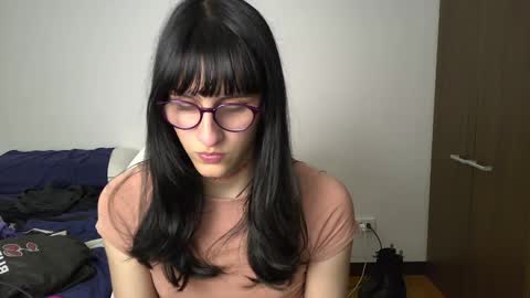 Snapshot of alicia_love29 chatting on 01.10.25 Alice online show from 01.10.25