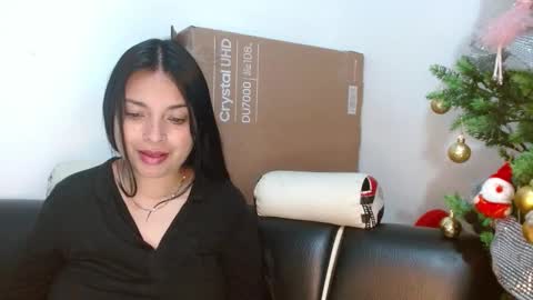 Snapshot of alicia_va chatting on 12.23.24 Alice online show from 12.23.24