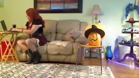 Snapshot of aliciadehart181 chatting on 10.19.25 Alicia deHart  Help me reach 1000 Followers. Its FREE online show from 10.19.25