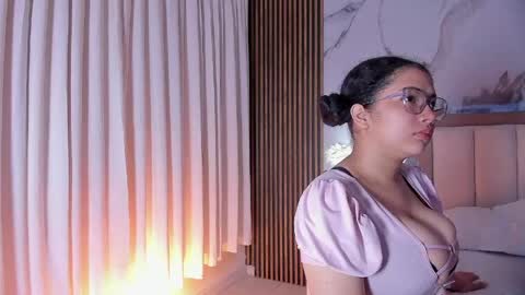 Snapshot of alicialevy chatting on 05.17.26 LUNA online show from 05.17.26
