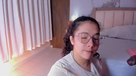 Snapshot of alicialevy chatting on 05.22.26 LUNA online show from 05.22.26