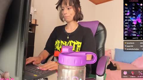 Snapshot of alien_universe chatting on 12.06.24 Aiko Independent Model online show from 12.06.24