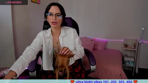 Snapshot of alien_universe chatting on 12.13.24 Aiko Independent Model online show from 12.13.24