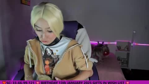 Snapshot of alien_universe chatting on 12.17.24 Aiko Independent Model online show from 12.17.24