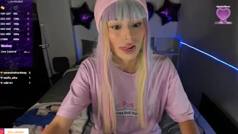 Snapshot of alien_universe chatting on 02.01.25 Aiko Independent Model online show from 02.01.25