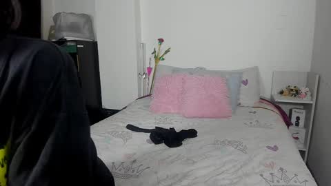 Snapshot of alien_universe chatting on 03.11.25 Aiko Independent Model online show from 03.11.25