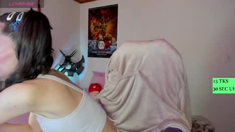 Snapshot of alien_universe chatting on 11.22.25 Aiko Independent Model online show from 11.22.25