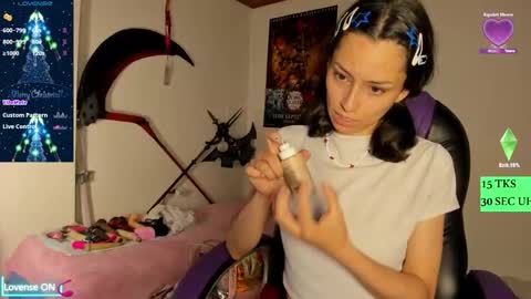 Snapshot of alien_universe chatting on 11.24.25 Aiko Independent Model online show from 11.24.25