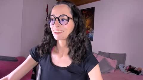 Snapshot of alien_universe chatting on 12.15.25 Aiko Independent Model online show from 12.15.25