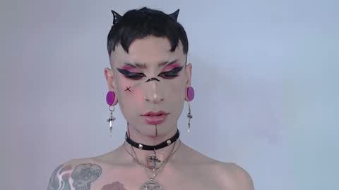     online show from 10.02.25