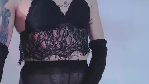 Snapshot of alienexxx chatting on 05.20.26 online show from 05.20.26
