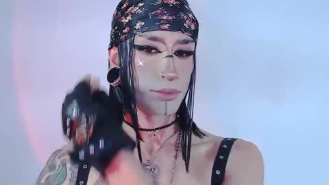 Snapshot of alienexxx chatting on 05.28.26 online show from 05.28.26