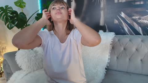 Snapshot of aliessia chatting on 01.12.26 Aliessia online show from 01.12.26