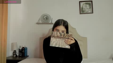 aliice_walker_ online show from 01.29.25