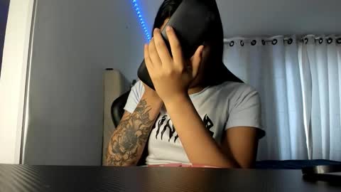 aliice_walker_ online show from 10.17.25