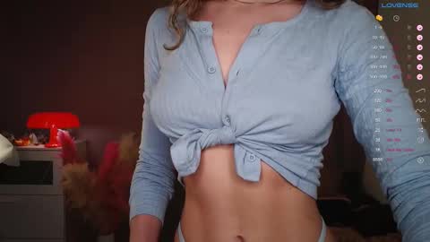 Snapshot of alika_l_v chatting on 02.26.26 alika_l_v online show from 02.26.26