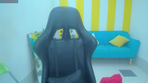 alina09_ online show from 11.16.25