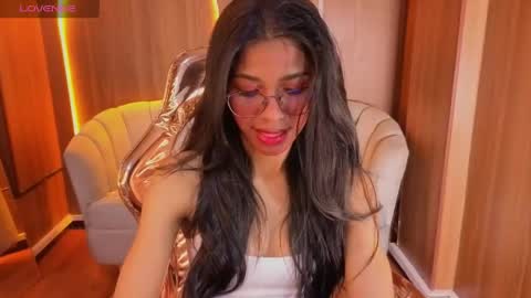 Snapshot of alina_b_ chatting on 05.25.26 alina_b_ online show from 05.25.26