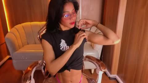 Snapshot of alina_b_ chatting on 05.27.26 alina_b_ online show from 05.27.26