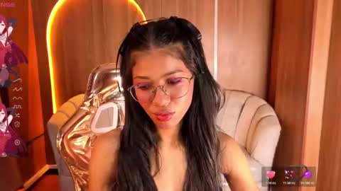 Snapshot of alina_b_ chatting on 06.10.26 alina_b_ online show from 06.10.26