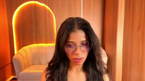 Snapshot of alina_b_ chatting on 06.16.26 alina_b_ online show from 06.16.26