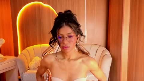 Snapshot of alina_b_ chatting on 07.16.26 alina_b_ online show from 07.16.26
