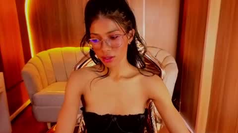 Snapshot of alina_b_ chatting on 07.23.26 alina_b_ online show from 07.23.26