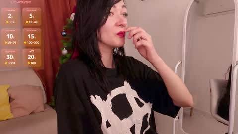 Snapshot of alina_cute_ chatting on 12.28.24 Alina online show from 12.28.24