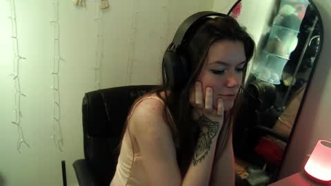 Snapshot of alina_nightshade chatting on 12.20.24 Alina Nightshade online show from 12.20.24