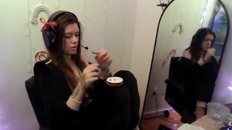 Snapshot of alina_nightshade chatting on 12.24.24 Alina Nightshade online show from 12.24.24