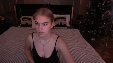 Snapshot of alinalemon chatting on 01.15.26 Alina online show from 01.15.26