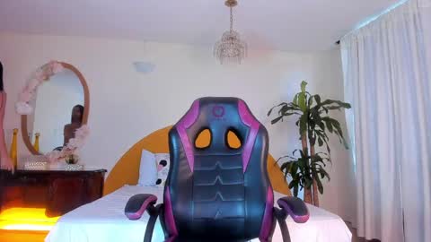 AlinaSimmons online show from 04.10.26