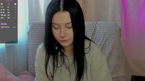 Aline Greeeen online show from 01.13.25