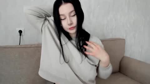 Aline Greeeen online show from 02.12.25