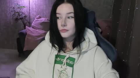 Aline Greeeen online show from 09.28.25