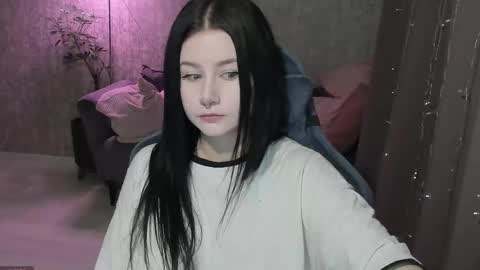 Aline Greeeen online show from 10.08.25