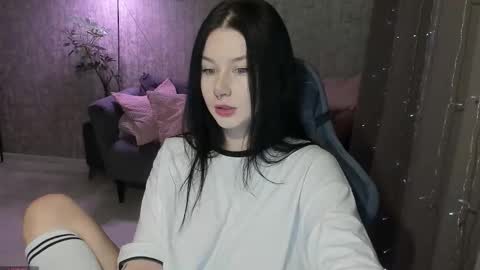 Aline Greeeen online show from 10.16.25