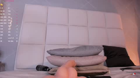 Snapshot of alisa_roldan chatting on 12.30.24 online show from 12.30.24