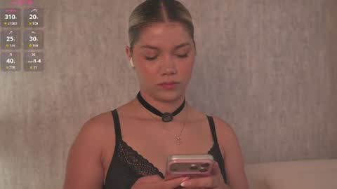 Snapshot of alisa_roldan chatting on 07.10.26 online show from 07.10.26