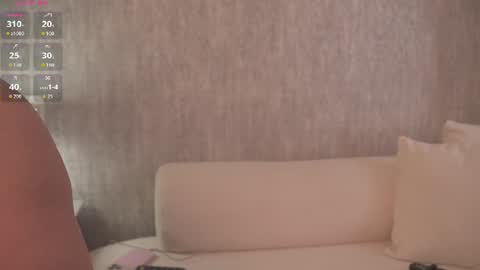 Snapshot of alisa_roldan chatting on 07.21.26 online show from 07.21.26