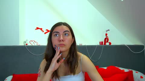 Snapshot of alisaalarie chatting on 05.30.26 Alisa online show from 05.30.26