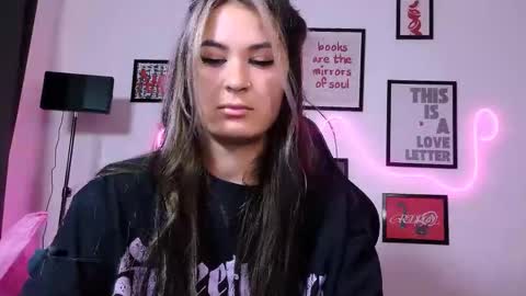 Snapshot of alisarossy chatting on 05.29.26 Alisa online show from 05.29.26