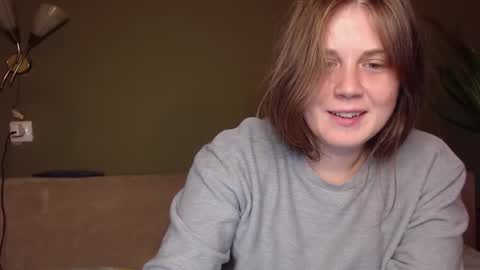 Snapshot of alisaxxxshy chatting on 09.30.25 alisaxxxshy online show from 09.30.25