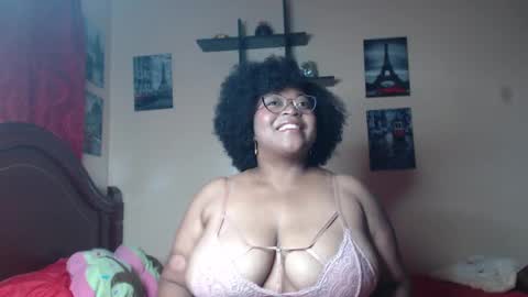 Snapshot of alisha_charm1 chatting on 02.15.25 Alisha charm1 online show from 02.15.25