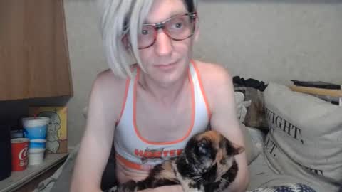 Snapshot of alishaluv chatting on 06.15.26 Alisha online show from 06.15.26