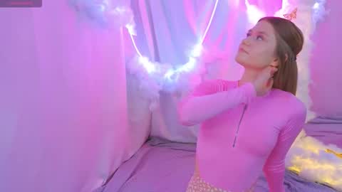 Alisia online show from 11.04.25