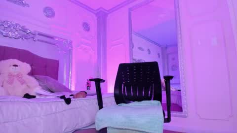 Alison Fishert online show from 03.11.25